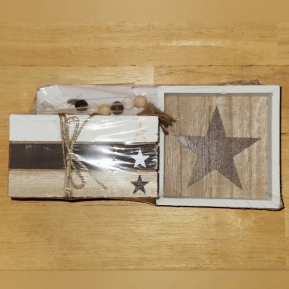 NWT Patriotic Tiered Tray Decor Wood Box Sign Set